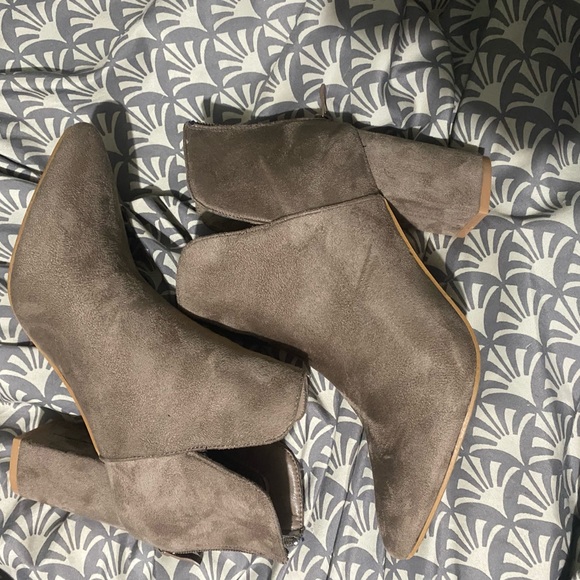 SUPER CUTE VELVET BOOTS - Picture 4 of 4